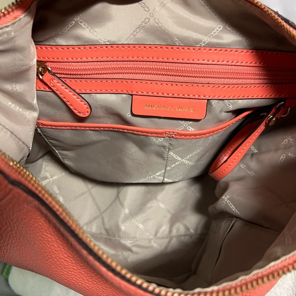 NWOT Michael Kors large hobo handbag in the color sienna - Picture 3 of 4